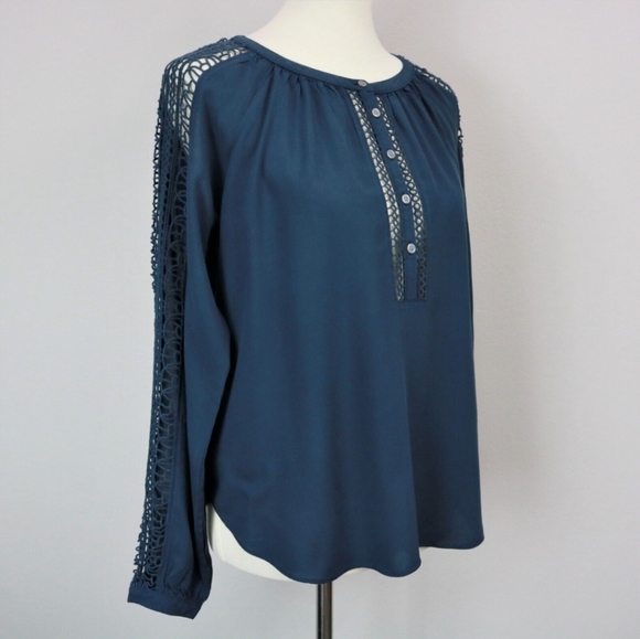 LOFT blouse - Picture 2 of 9